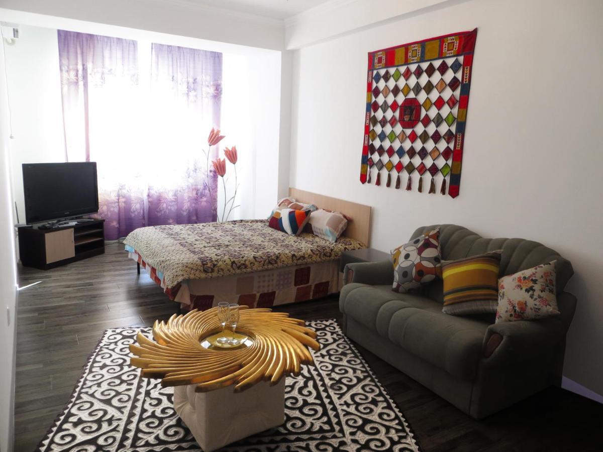 Studio Boutique Apartment Bisjkek Buitenkant foto